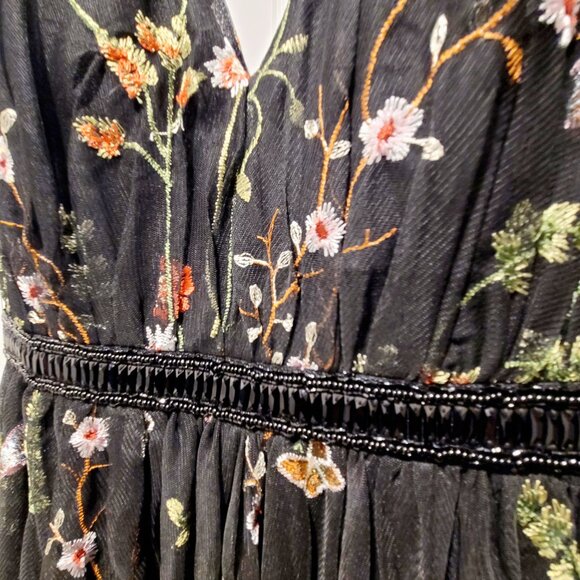 NEW Mac Duggal Floral Embroidered Sleeveless A Line Gown - Picture 7 of 11